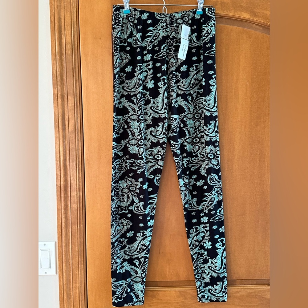 LA Boutique Women’s Black and Aqua Paisley Boho Leggings Plus Size 1X